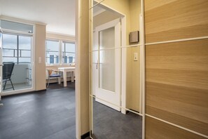 Interior - Vacation Apartment "Ferienwohnung Ausblick" in the city center of Bremerhaven (Bremerhaven)