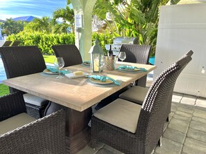 Outdoor dining
