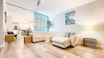 TV connectée, lecteur de DVD, livres, vidéothÚque