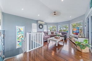 House | Living area | Flat-screen TV
