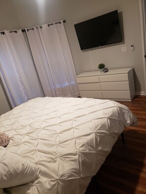 4 bedrooms, iron/ironing board, travel cot, free WiFi