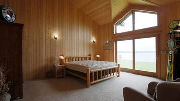 3 bedrooms, travel crib, free WiFi, bed sheets