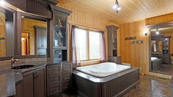 Ensemble douche/baignoire, sèche-cheveux, serviettes fournies