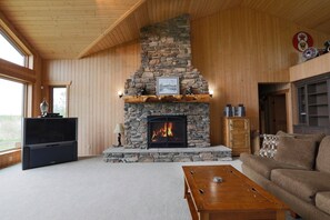 TV, fireplace, offices