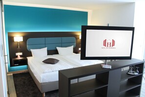 2 bedrooms, in-room safe, desk, WiFi