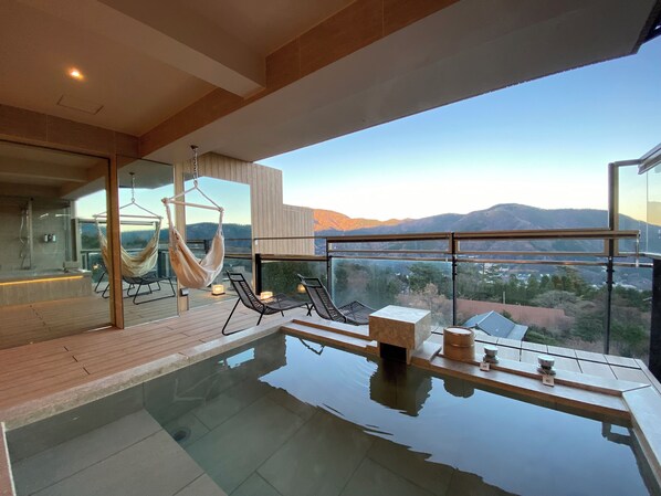 Suite « Premier », non-fumeur, vue montagne | Vue de la chambre