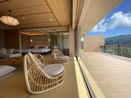 Premium bedding, down duvets, in-room safe, free WiFi