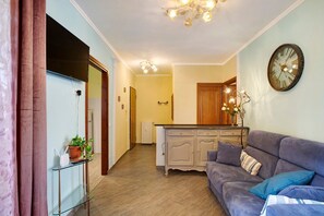 TV - Holiday Apartment Casa Laura Elena by the Beach with Wi-Fi (San bartolomeo al mare)