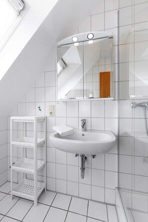 Unclassified image, 5 of 8, button - Single room - Huus an't Deep in Altharlingersiel (Neuharlingersiel)