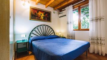 2 bedrooms, bed sheets