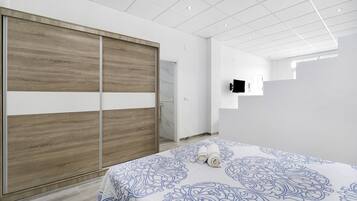 1 bedroom, iron/ironing board, free WiFi, bed sheets