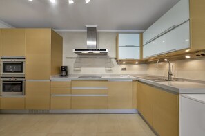 Fridge, microwave, oven, dishwasher - MARJALETA, Beautiful apartment in the centre of Moraira for 4 pax free wifi. (Moraira)
