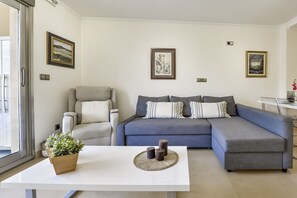 TV - MARJALETA, Beautiful apartment in the centre of Moraira for 4 pax free wifi. (Moraira)