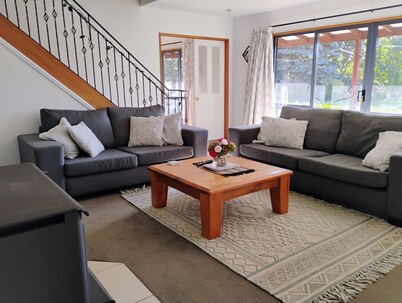 Sandhill Gardens Retreat, close to Rangiora, Woodend ,Kaiapoi and Pegasus.