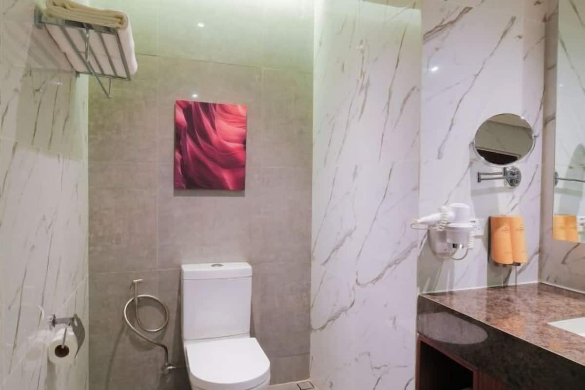 Dusche, Regendusche, kostenlose Toilettenartikel, Haartrockner