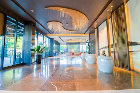 Check-in/check-out kiosk