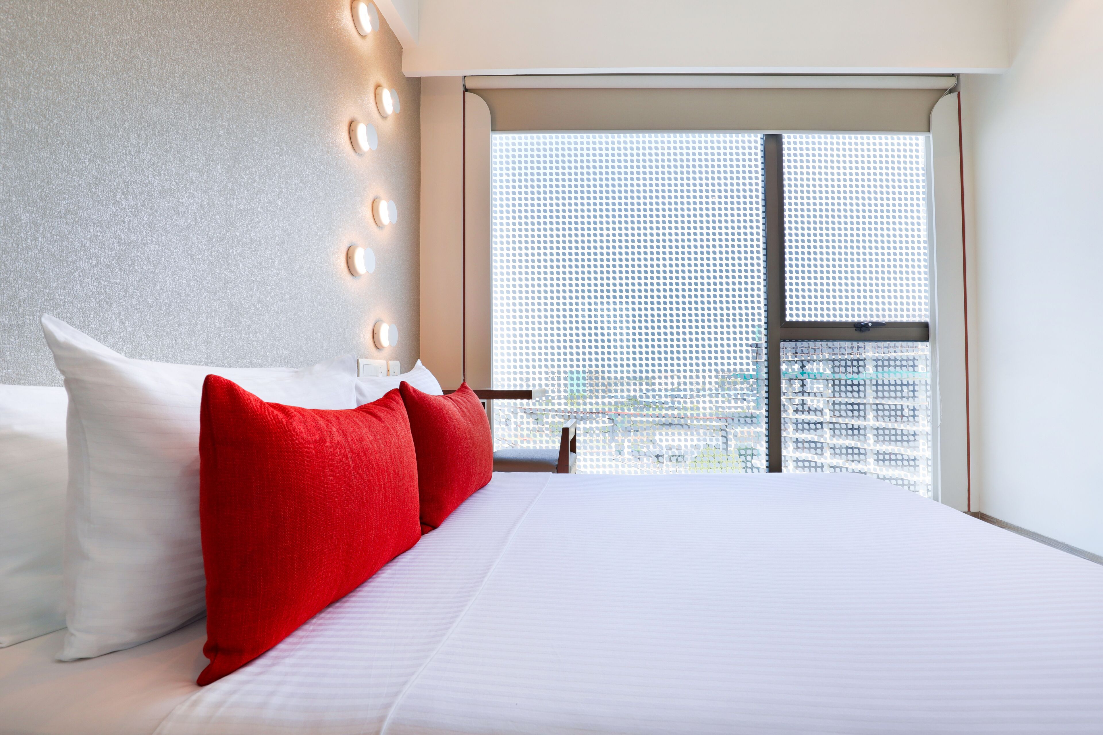 executive room | desk, free wifi, bed sheets