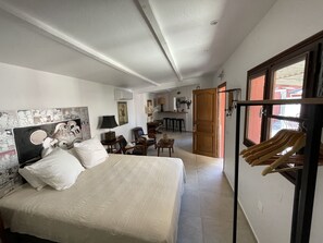 1 chambre, fer et planche à repasser, Wi-Fi, draps fournis