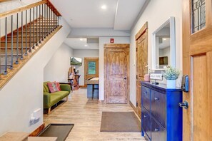 Interior - Luxury Townhome 1 I Arcade I Hot Tub I Views I Best Price I Discounted Attractions (Winter Park)