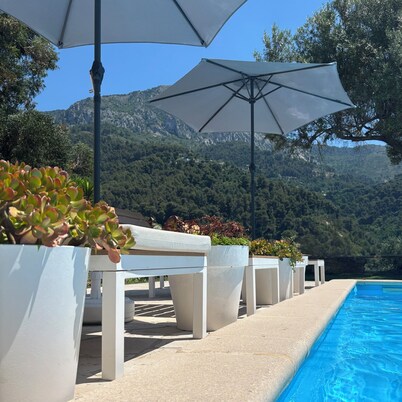 Villa Monti. Luxury Villa, Private Pool, Fully Air Conditioned Bedrooms