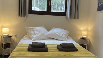 3 soveværelser, skrivebord, strygejern/strygebræt, weekendseng