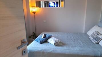 2 chambres, fer et planche Ă repasser, Wi-Fi, draps fournis