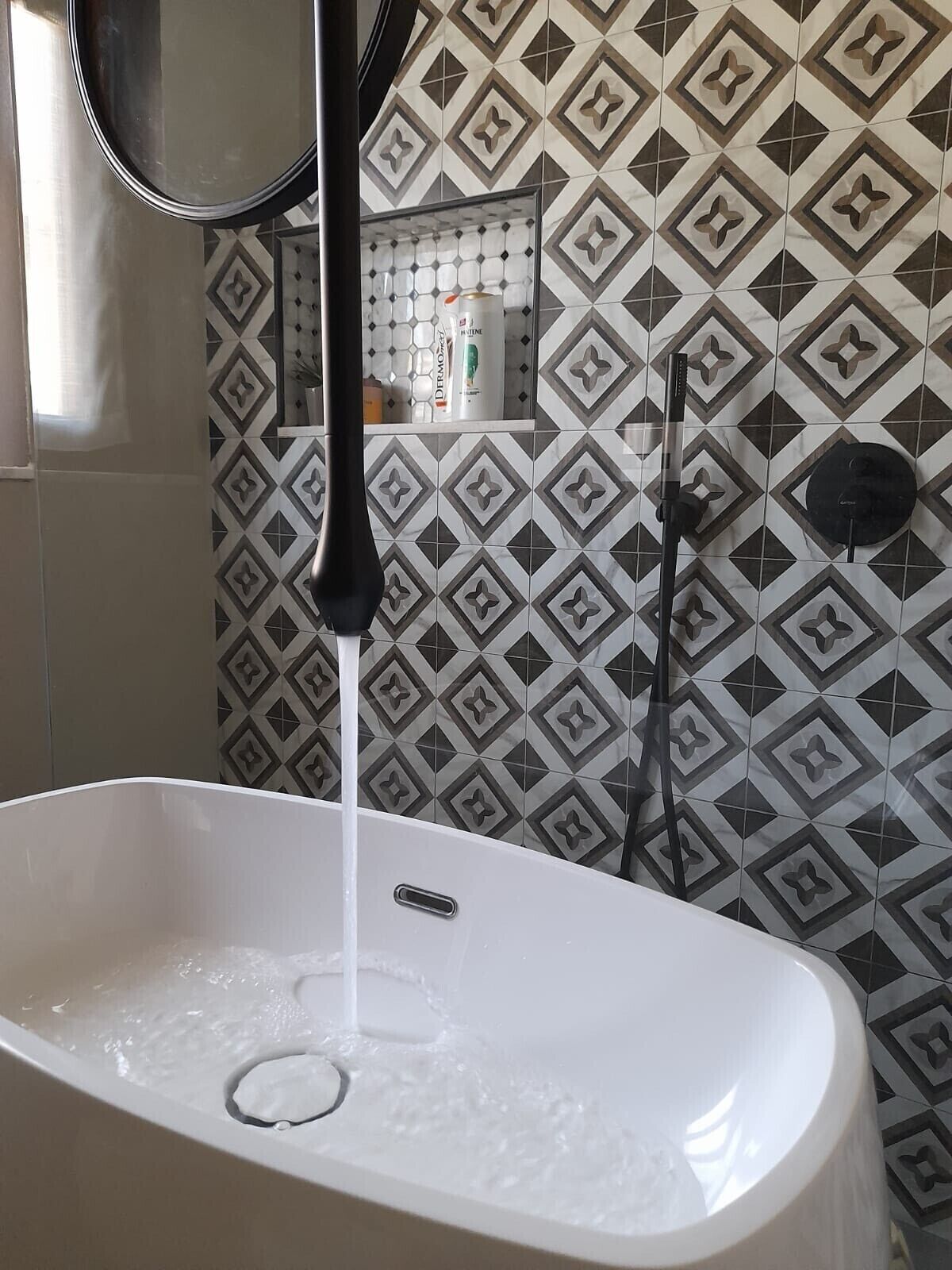 Dusche, Haartrockner, Bidet, Handtücher