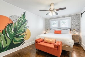 4 多间卧室、熨斗/熨衣板、上网接入、床单