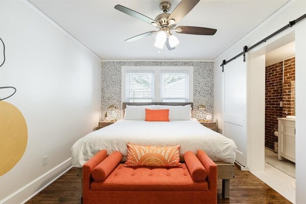 4 bedrooms, iron/ironing board, Internet, bed sheets - Jungalow Retreat near Swamp Rabbit Trail! (Greenville)