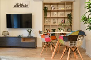 Televisión de pantalla plana 100 cm con canales de televisión digitales