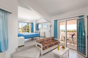 6 bedrooms, iron/ironing board, WiFi, bed sheets