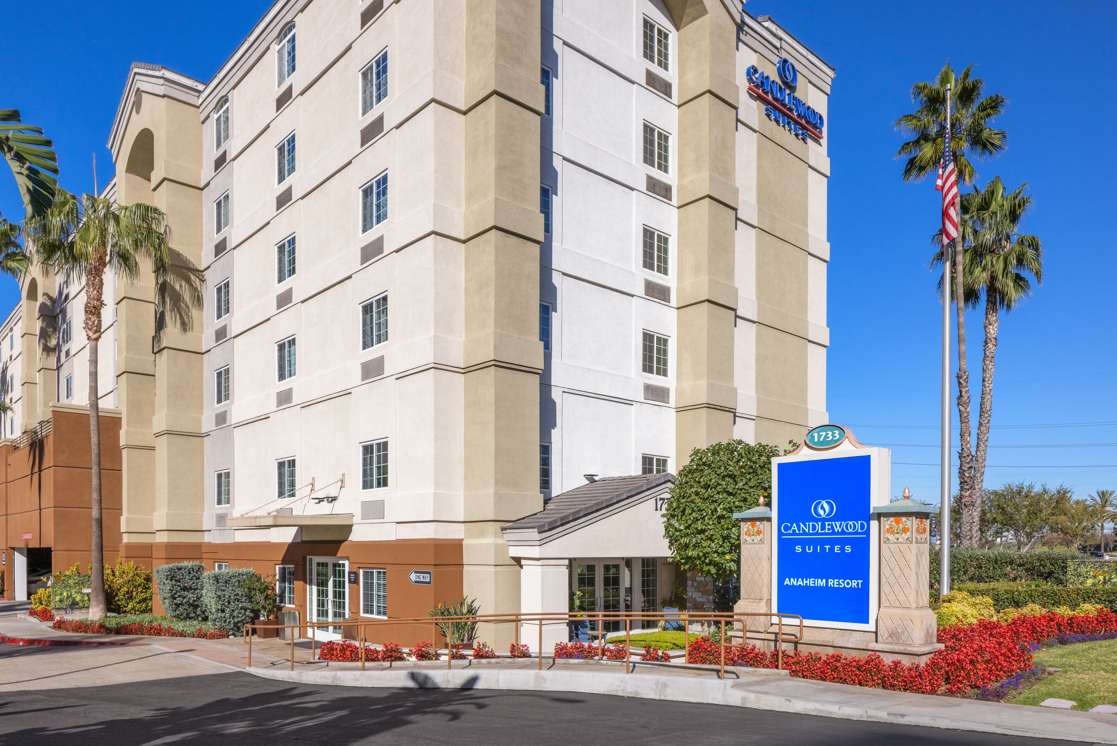 Great California Getaway! 3 Family-friendly Units, Full Kitchen, Onsite Parking