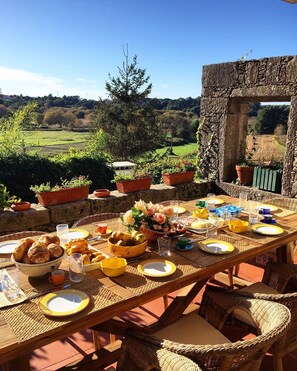 Outdoor dining