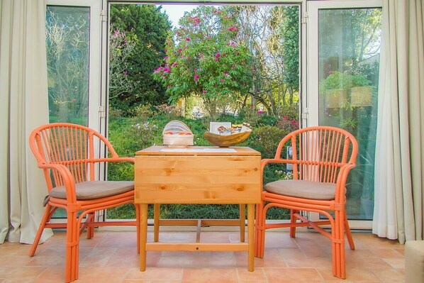 Interior - Liiiving in Porto | Garden Pool House (Porto)