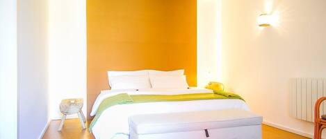 1 bedroom, iron/ironing board, travel cot, WiFi