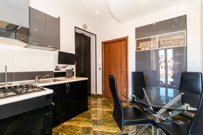 Microonde, forno, piano cottura