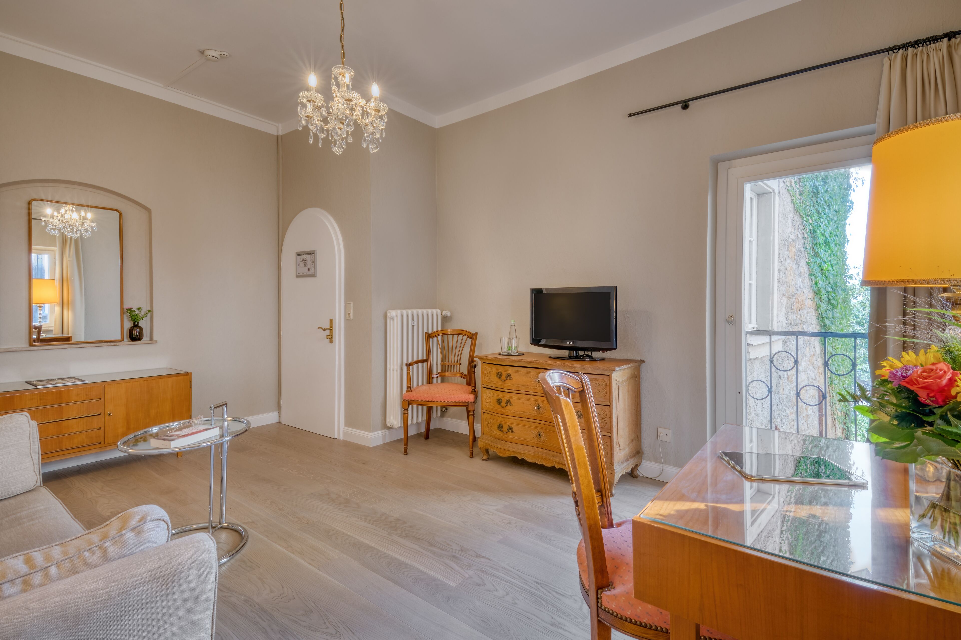 standard suite | 1 bedroom, hypo-allergenic bedding, down duvets, individually decorated