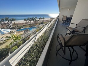 Outdoor dining - Gulf Front Condo with Stunning Views! (Pensacola)