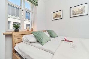 Iron/ironing board, WiFi, bed sheets - Air-conditioned Studio | Just off the Market Square in Wroclaw (Wroclaw)