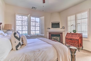 3 bedrooms, iron/ironing board, Internet, bed sheets - Desert Views + Pool Access: Home in La Quinta! (La Quinta)