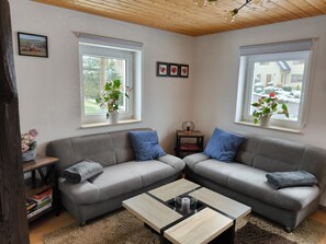 Tv, bøger, stereoanlæg