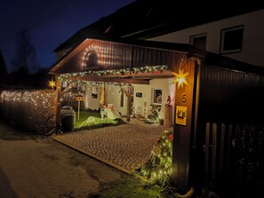 Property grounds - Cozy vacation apartment in the beautiful Ore Mountains in the town of the 7 valleys. (Olbernhau OT Pfaffroda)