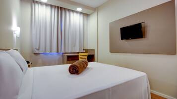 1 slaapkamer, een minibar, een bureau, een laptopwerkplek