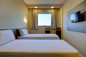 Standard Room, 2 Twin Beds | 1 bedroom, minibar, desk, laptop workspace - Transamerica Fit Lucas do Rio Verde (Lucas do Rio Verde)
