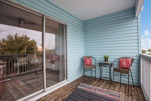 Terrace/patio - Hidden Gem of the sea! 2 bedroom 1 bath Across the street from the beach! (Panama City Beach)