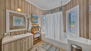 Ensemble baignoire-douche, baignoire à remous