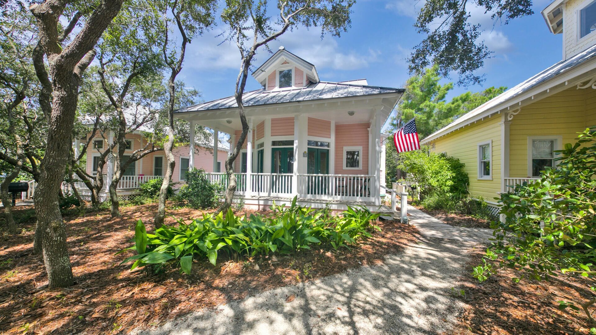 Seaside "Frose Rose" | 2 BR | Sleeps 6 | Private | Steps to Beach!