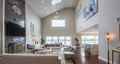 Lago-Mar luxury modern waterfront home