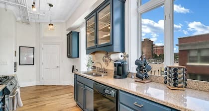 Fabulous Loft in the Heart of Downtown
