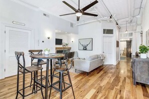 TV, fireplace, offices